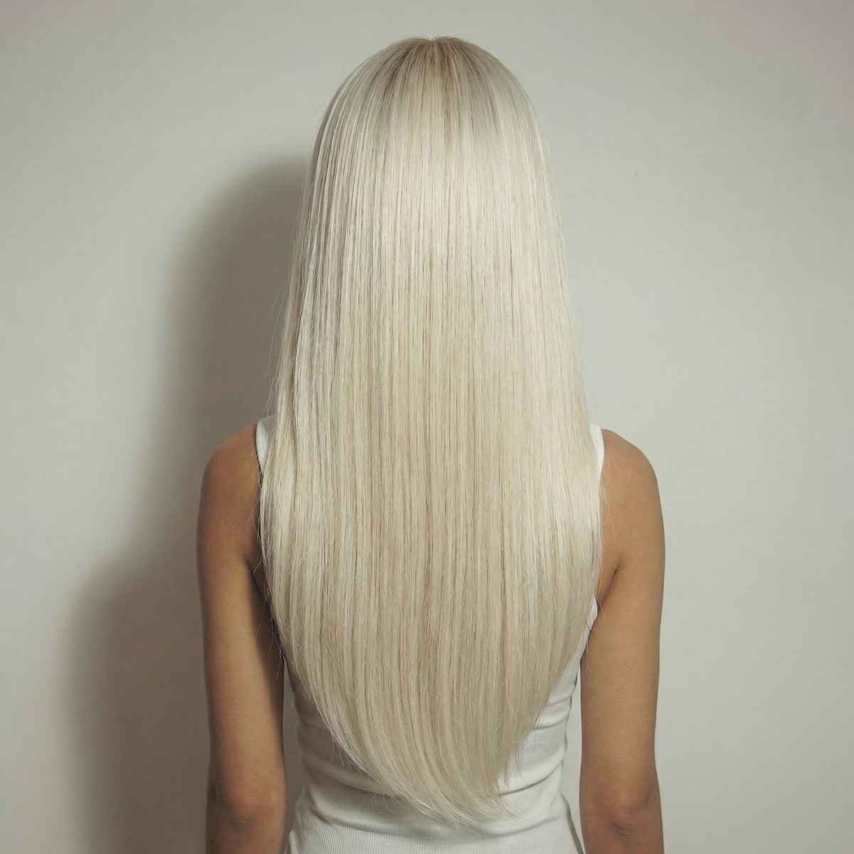 WIGZ 20 - Full back view of 24 inch 180% density STRAIGHT PLATINUM wig.