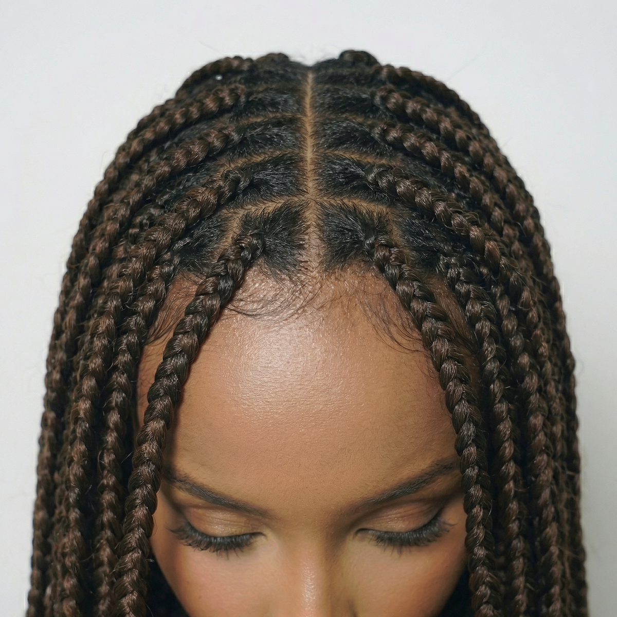 WIGZ 03 - Close-up of undetectable WIGZ LAB HD LACE™ skin-melt parting.