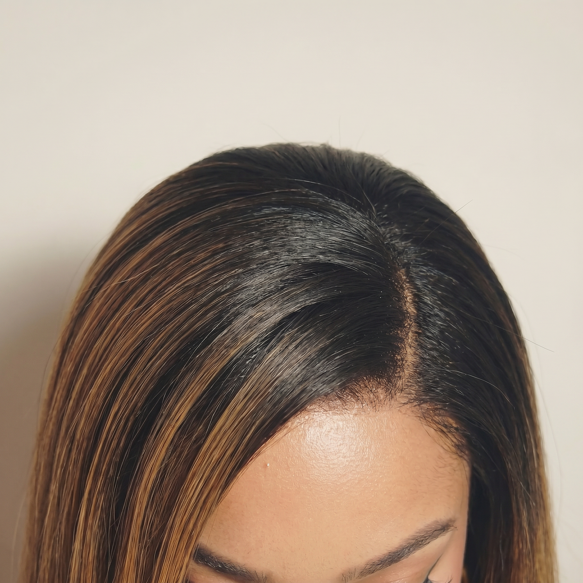 WIGZ 13 - Close-up of undetectable WIGZ LAB HD LACE™ skin-melt parting.