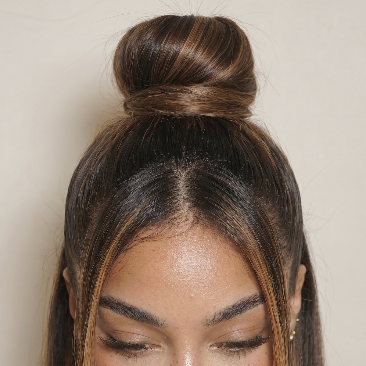 WIGZ 15 - Close-up of undetectable WIGZ LAB HD LACE™ skin-melt parting.