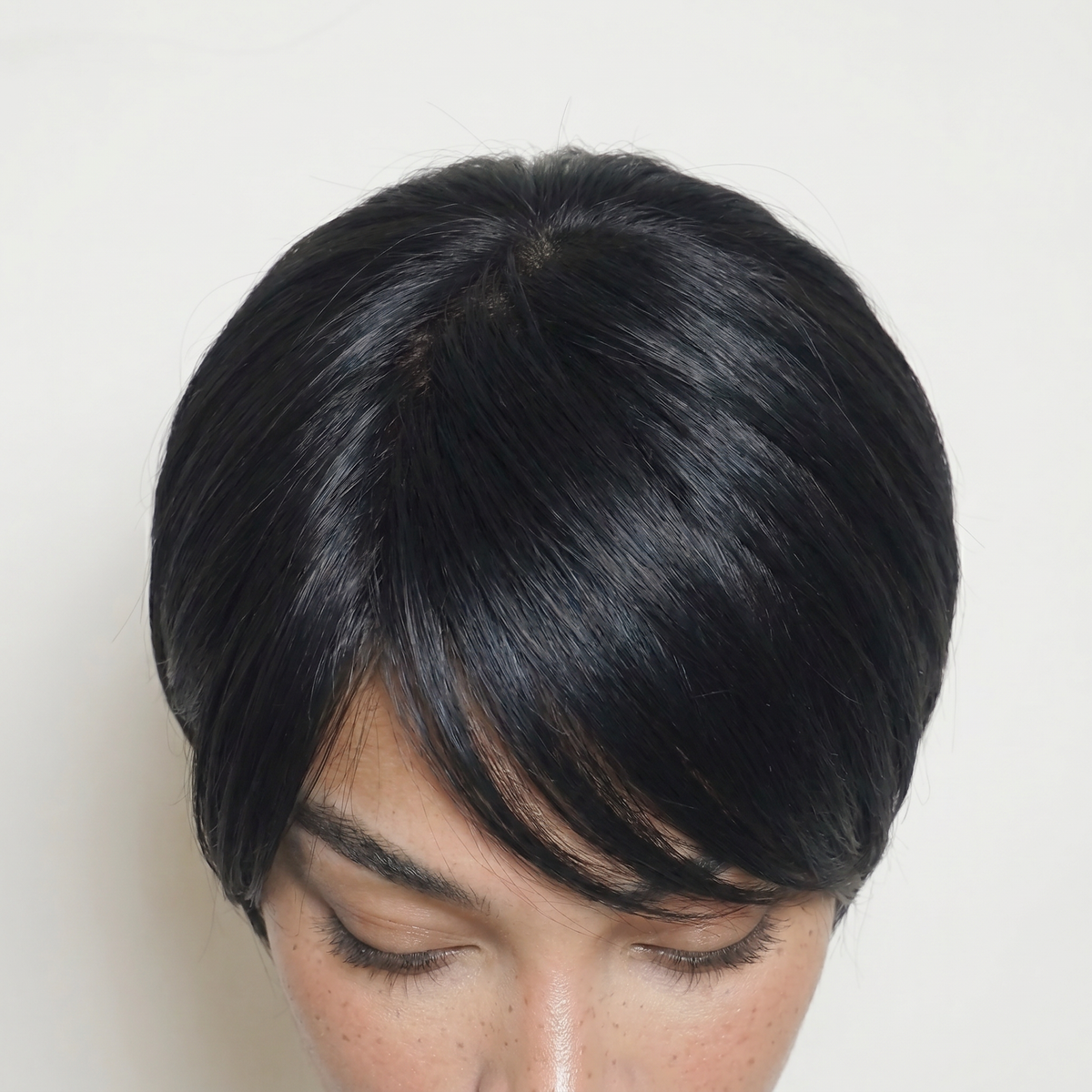 WIGZ 22 - Close-up of undetectable WIGZ LAB HD LACE™ skin-melt parting.